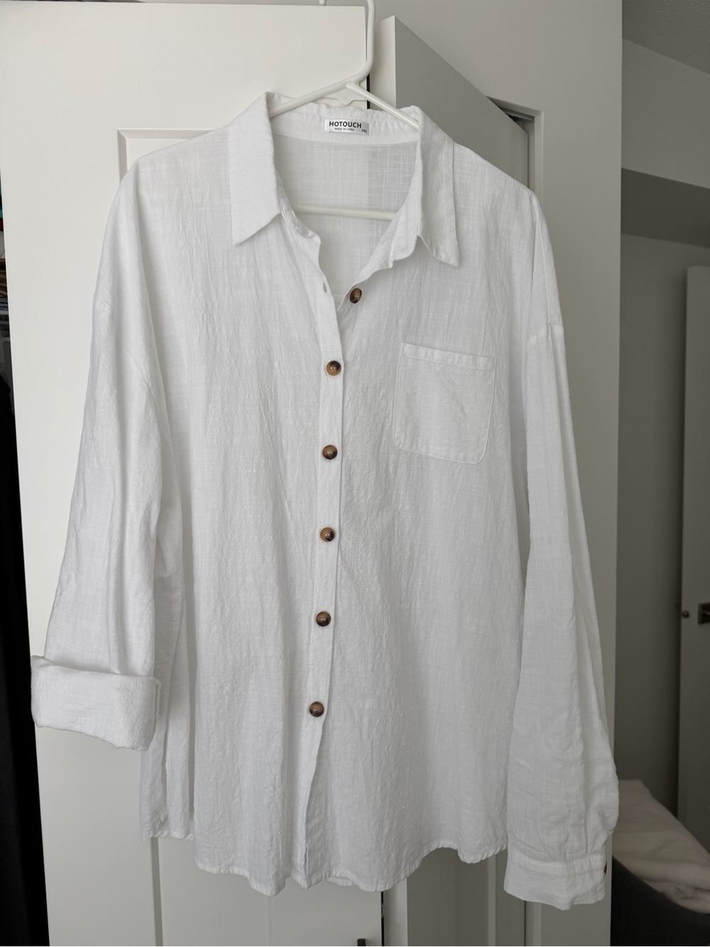 White Long-Sleeve Casual Button-Down Shirt